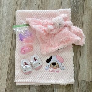 Newborn baby girl bundle ! 🧸🌸💕